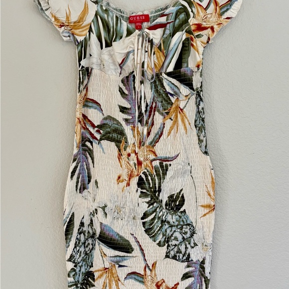 GUESS Tropical Hawaiian Mini Dress Puff Sleeve Smocked Size Small - Picture 7 of 7